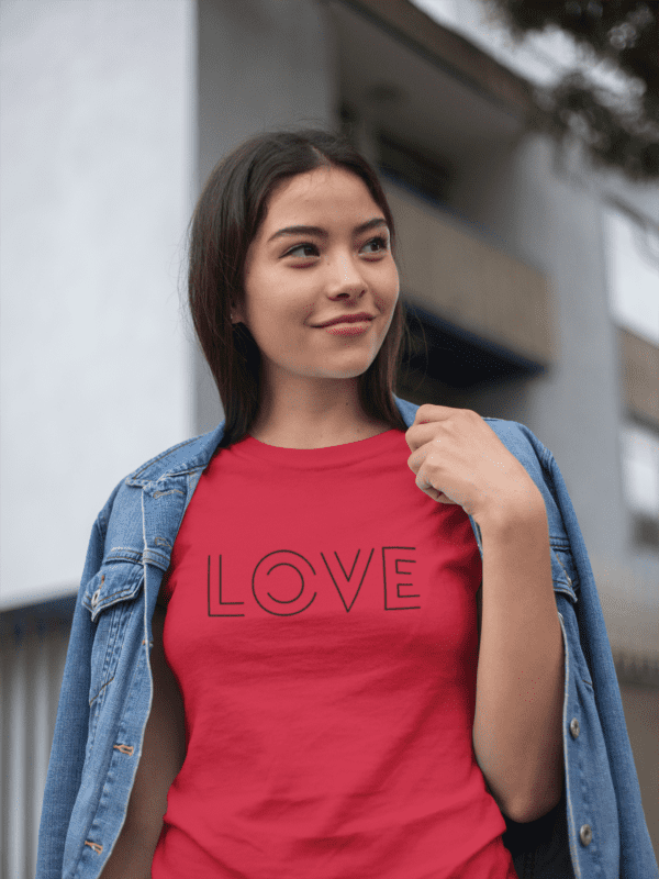 love lines tshirt model